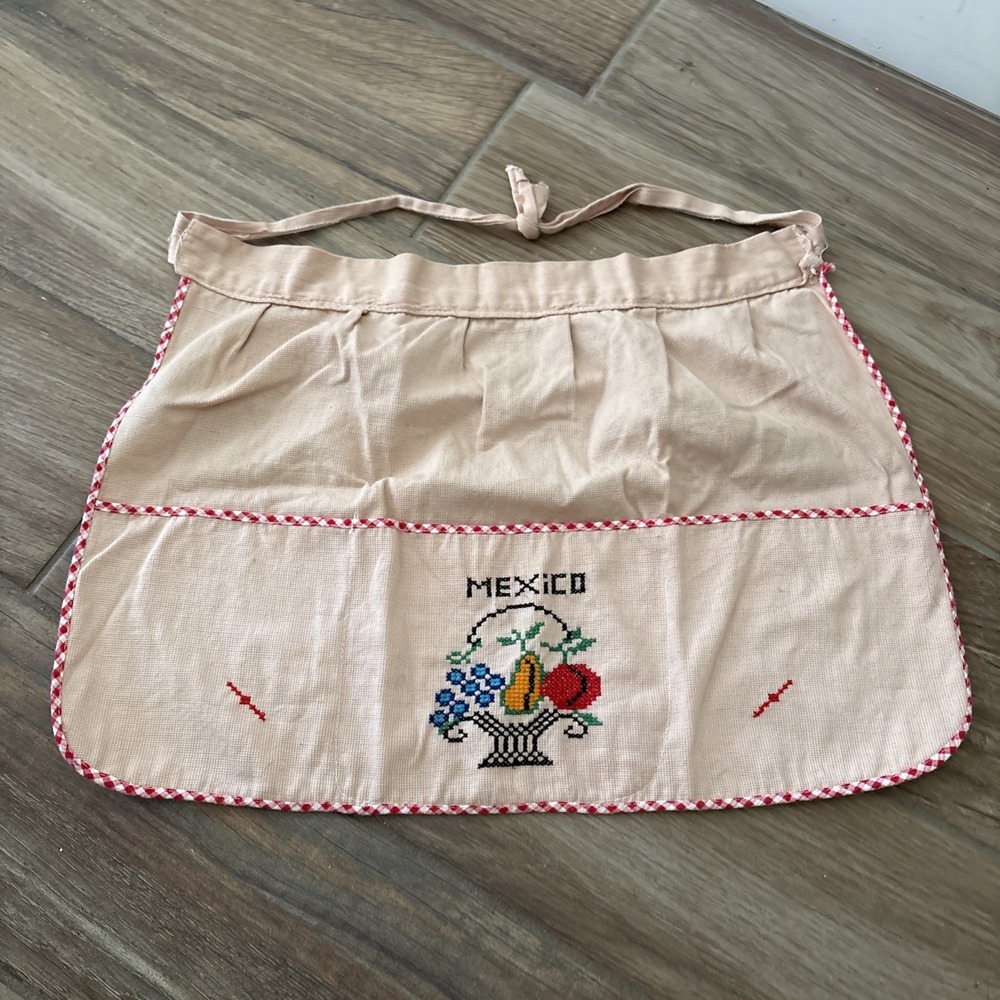 Vintage Half Apron Handmade Embroidered Waist Tie Beige‎ Flowers Blue Piping